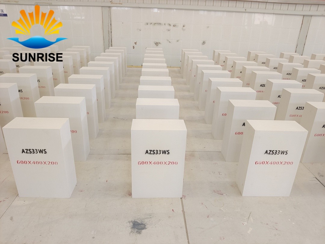 Abnormal corrosion of fused cast AZS sidewalls in glass furnaces